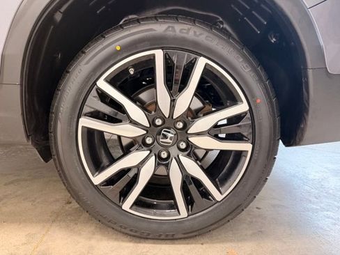 Used 2021 Honda Pilot Touring image 10