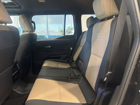 Certified 2025 Lexus GX 550 image 27