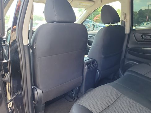 Used 2020 Nissan Rogue S FWD image 11