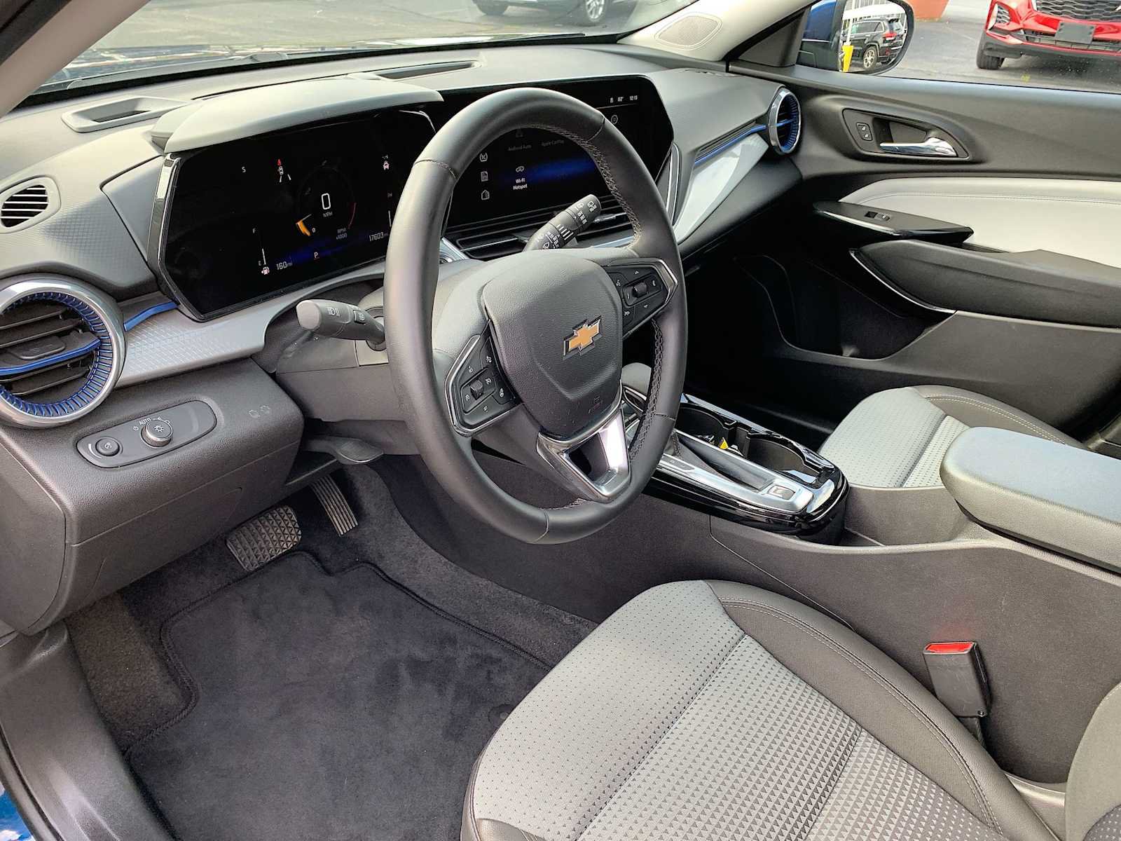 Certified 2024 Chevrolet Trax LT w/ LT Convenience Package FWD image 10