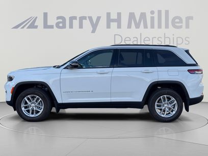 New 2026 Jeep Grand Cherokee Laredo w/ Trailer Tow Package