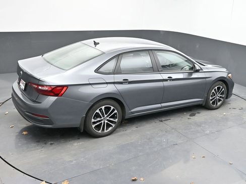 Used 2024 Volkswagen Jetta Sport image 42