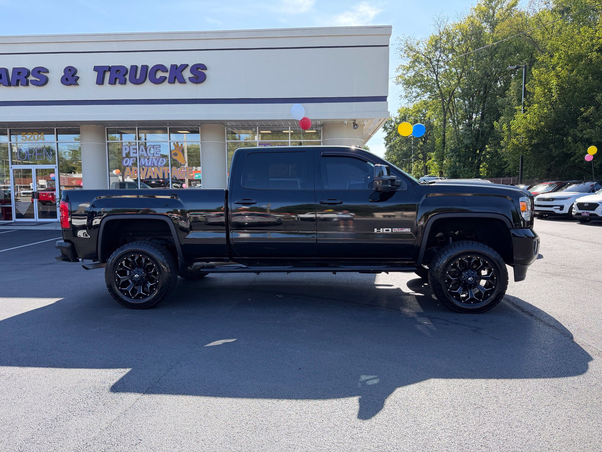Used 2018 GMC Sierra 2500 SLT w/ All Terrain HD Package AWD/4WD image 6