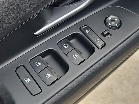 Used 2021 Hyundai Elantra SEL image 19