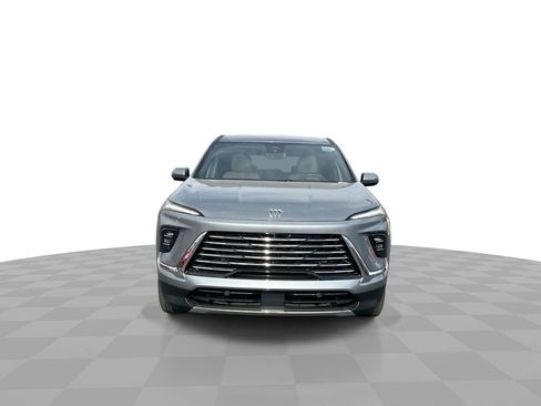 Used 2025 Buick Enclave Preferred w/ Power Package image 3