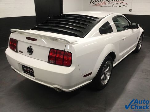 Used 2005 Ford Mustang GT Premium image 11