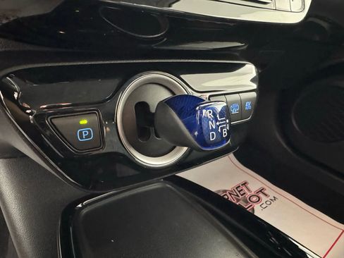 Used 2022 Toyota Prius Prime LE image 21