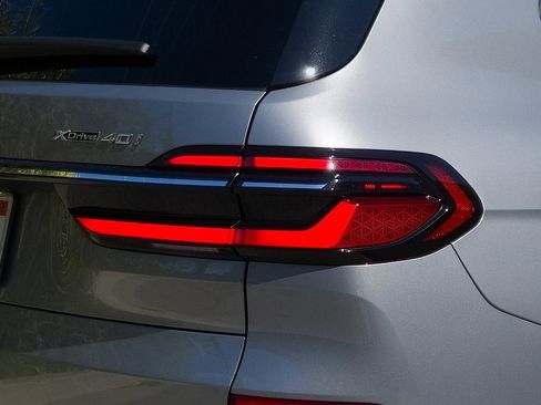 Used 2023 BMW X7 xDrive40i w/ M Sport Package image 7