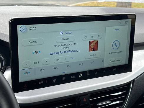 Certified 2025 Ford Escape Platinum image 18