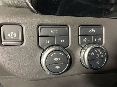 Used 2026 GMC Sierra 1500 Elevation image 31