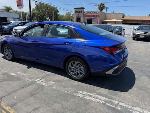 Used 2024 Hyundai Elantra SEL FWD image 11