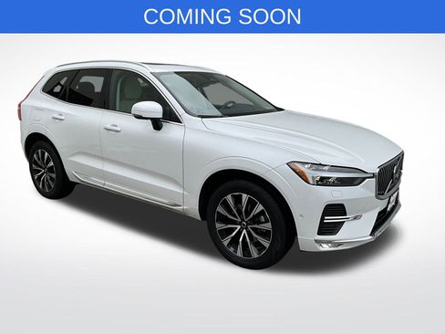 Certified 2023 Volvo XC60 B5 Plus w/ Climate Package image 13