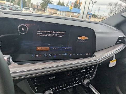 New 2026 Chevrolet Suburban Premier image 20