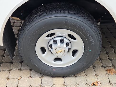 New 2025 Chevrolet Express 3500 w/ Power Convenience Package image 4