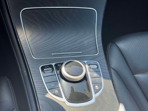 Used 2019 Mercedes-Benz GLC 300 4MATIC image 36