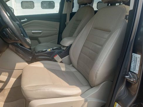 Used 2014 Ford Escape Titanium w/ Equipment Group 401A FWD image 10