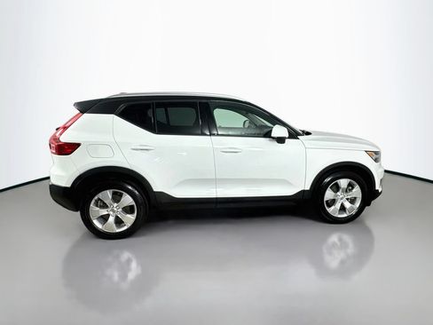 Used 2020 Volvo XC40 T5 Momentum w/ Protection Package AWD/4WD image 9