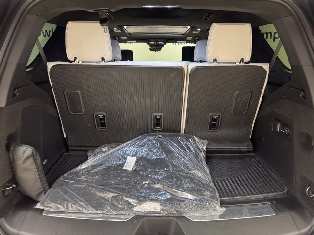 Used 2026 Cadillac Escalade Platinum Luxury w/ LPO, Floor Liner Package AWD/4WD image 28