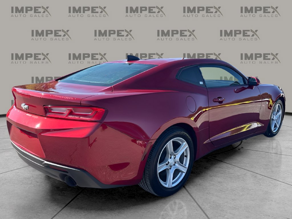 Used 2017 Chevrolet Camaro LT RWD image 5