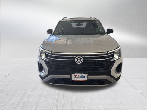 New 2026 Volkswagen Atlas Peak Edition image 8