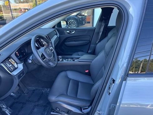 Certified 2025 Volvo XC60 B5 Plus AWD/4WD image 20