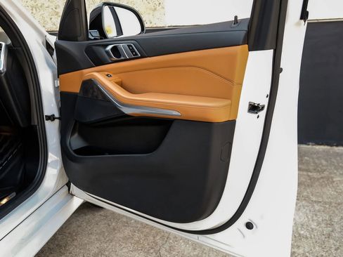 Used 2022 BMW X5 sDrive40i w/ M Sport Package image 46