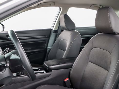 Used 2024 Nissan Altima 2.5 SV image 23