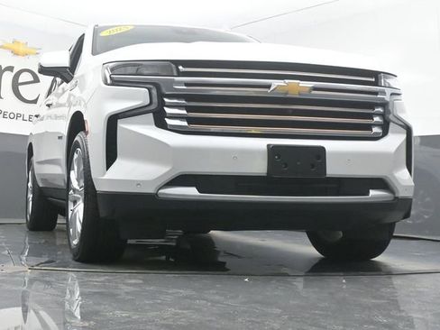 Used 2023 Chevrolet Tahoe High Country image 3