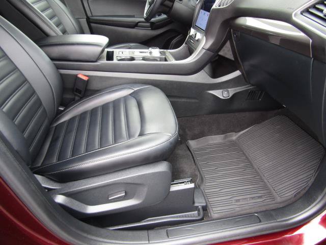 Used 2024 Ford Edge SEL w/ Convenience Package AWD/4WD image 9