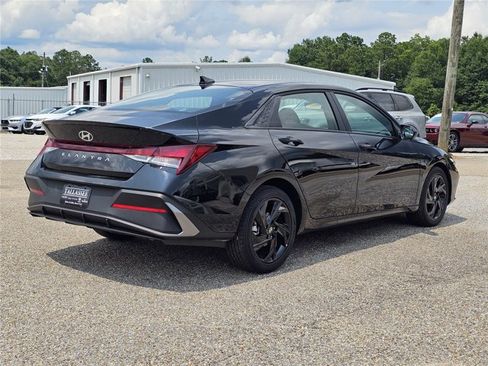 Used 2026 Hyundai Elantra Sport FWD image 16
