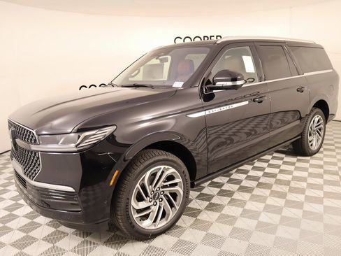 New 2025 Lincoln Navigator L Reserve image 10