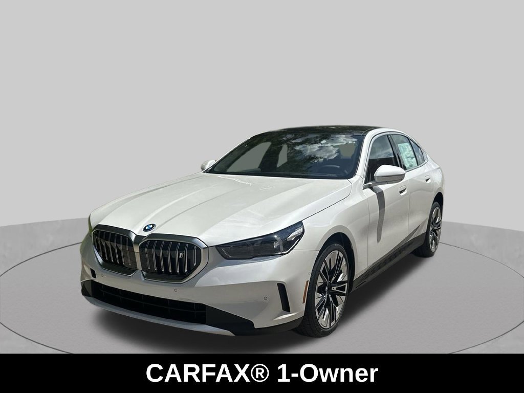 Certified 2026 BMW i5 eDrive40 w/ Premium Package AWD/4WD image 4