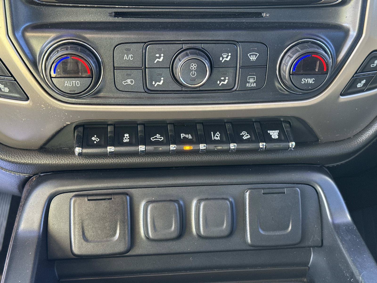 Used 2017 GMC Sierra 2500 Denali w/ Duramax Plus Package AWD/4WD image 21