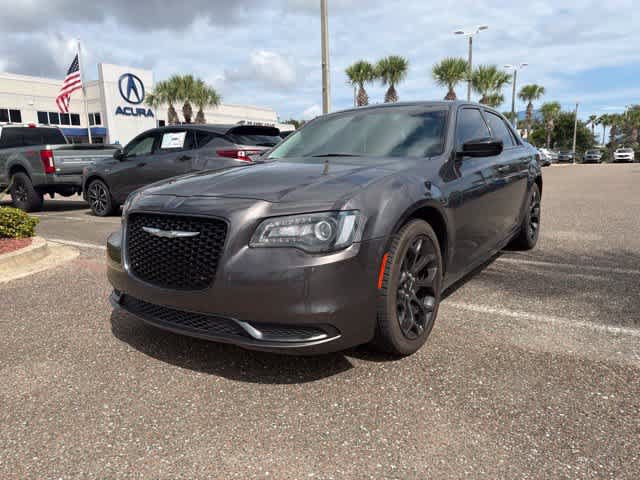 Used 2019 Chrysler 300 Touring w/ Sport Appearance Package RWD image 2