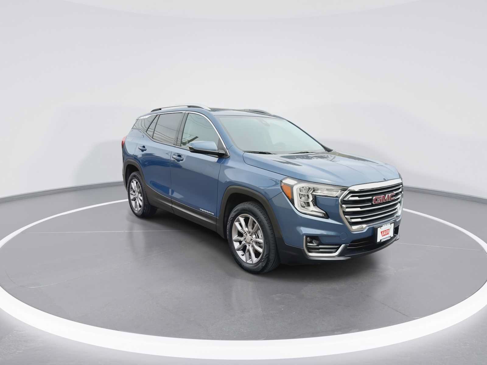 Used 2024 GMC Terrain SLT AWD/4WD image 2
