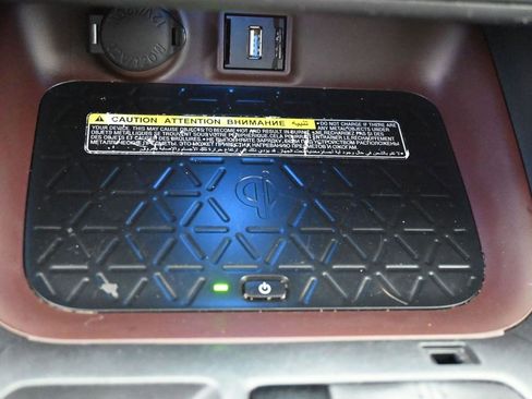 Used 2020 Toyota RAV4 Limited image 16