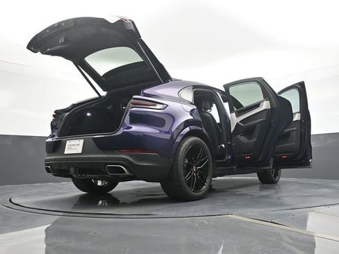 Certified 2024 Porsche Cayenne Coupe AWD/4WD image 27