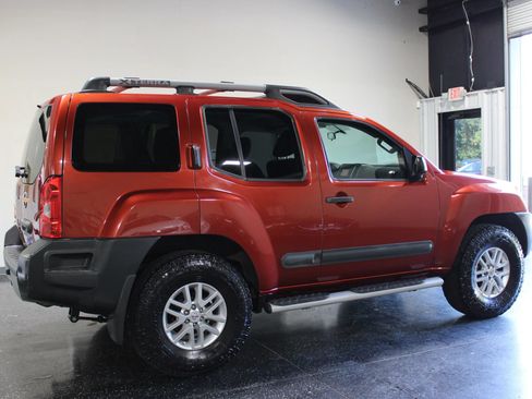 Used 2015 Nissan Xterra S w/ Value Package RWD image 3