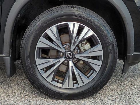 Certified 2023 Nissan Rogue SV image 11