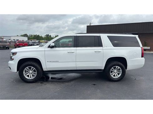 Used 2019 Chevrolet Suburban LT image 2