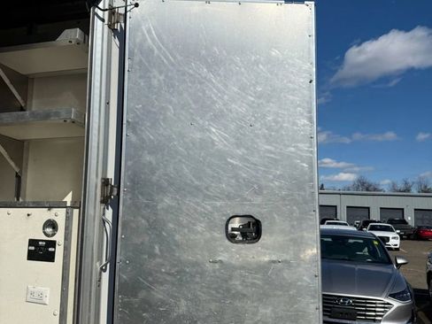 Used 2015 Chevrolet Express 3500 image 16