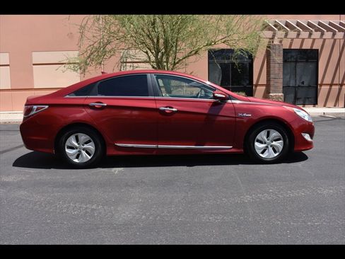 Used 2015 Hyundai Sonata Hybrid FWD image 1