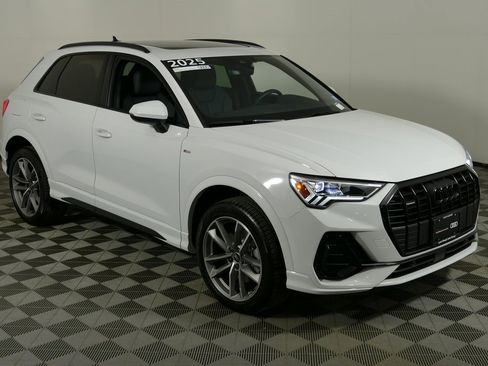 Certified 2025 Audi Q3 2.0T Premium w/ Black Optic Sport Package image 1