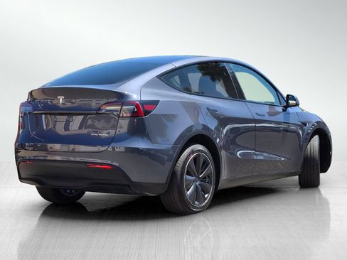 Used 2023 Tesla Model Y Long Range AWD/4WD image 5