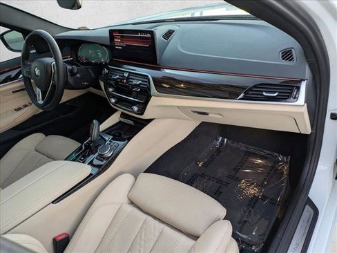 Used 2023 BMW 530i w/ Convenience Package image 21