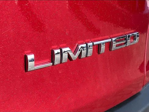 Used 2017 Jeep Cherokee Limited image 22