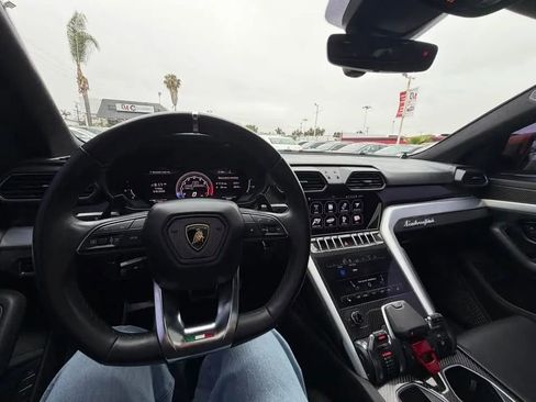 Used 2020 Lamborghini Urus AWD/4WD image 10