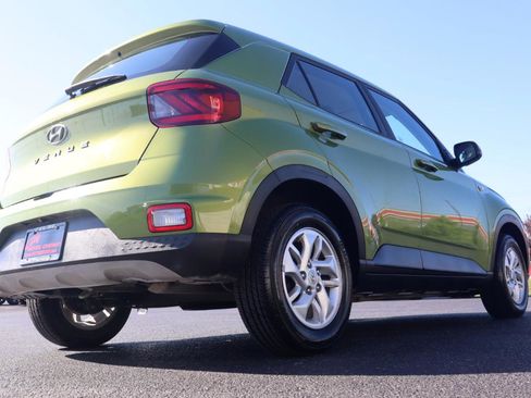 Used 2021 Hyundai Venue SE image 18