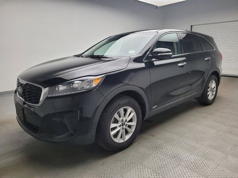 Used 2020 Kia Sorento LX image 2