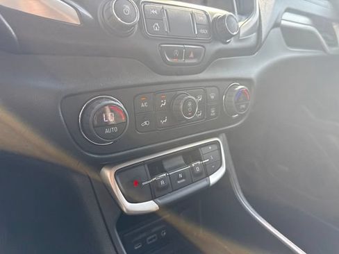 Used 2023 GMC Terrain SLT w/ Infotainment Package II AWD/4WD image 15